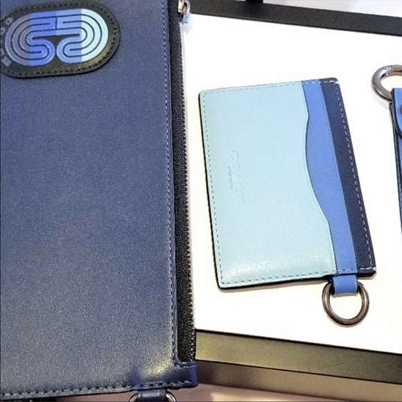 NWOT Coach Colorblock wristlet wallet card holder - Picture 5 of 14